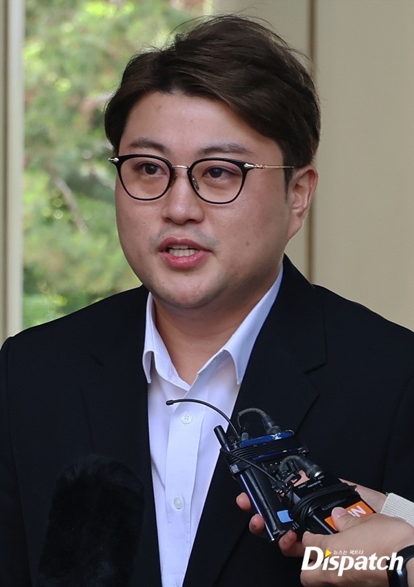 Chấn động tin nam ca sĩ 9X nghi bị uy hiếp trong t&ugrave;, phải chuyển n&oacute;ng gần 550 triệu cho quản gi&aacute;o trại giam?- Ảnh 2.