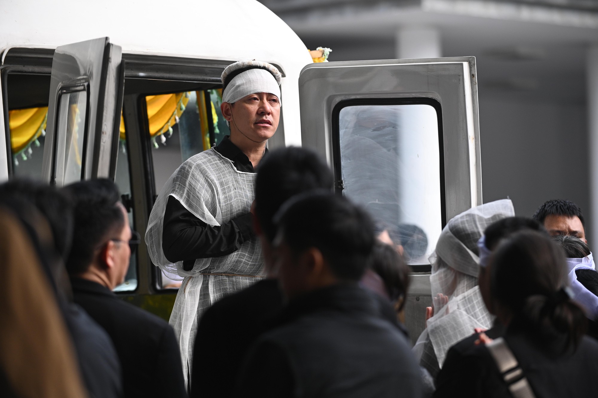 Bằng Kiều lại vướng tranh cãi, phải lập tức xoá bài về mẹ Tuấn Hưng- Ảnh 1. Bằng Kiều lại vướng tranh cãi, phải lập tức xoá bài về mẹ Tuấn Hưng- Ảnh 1.