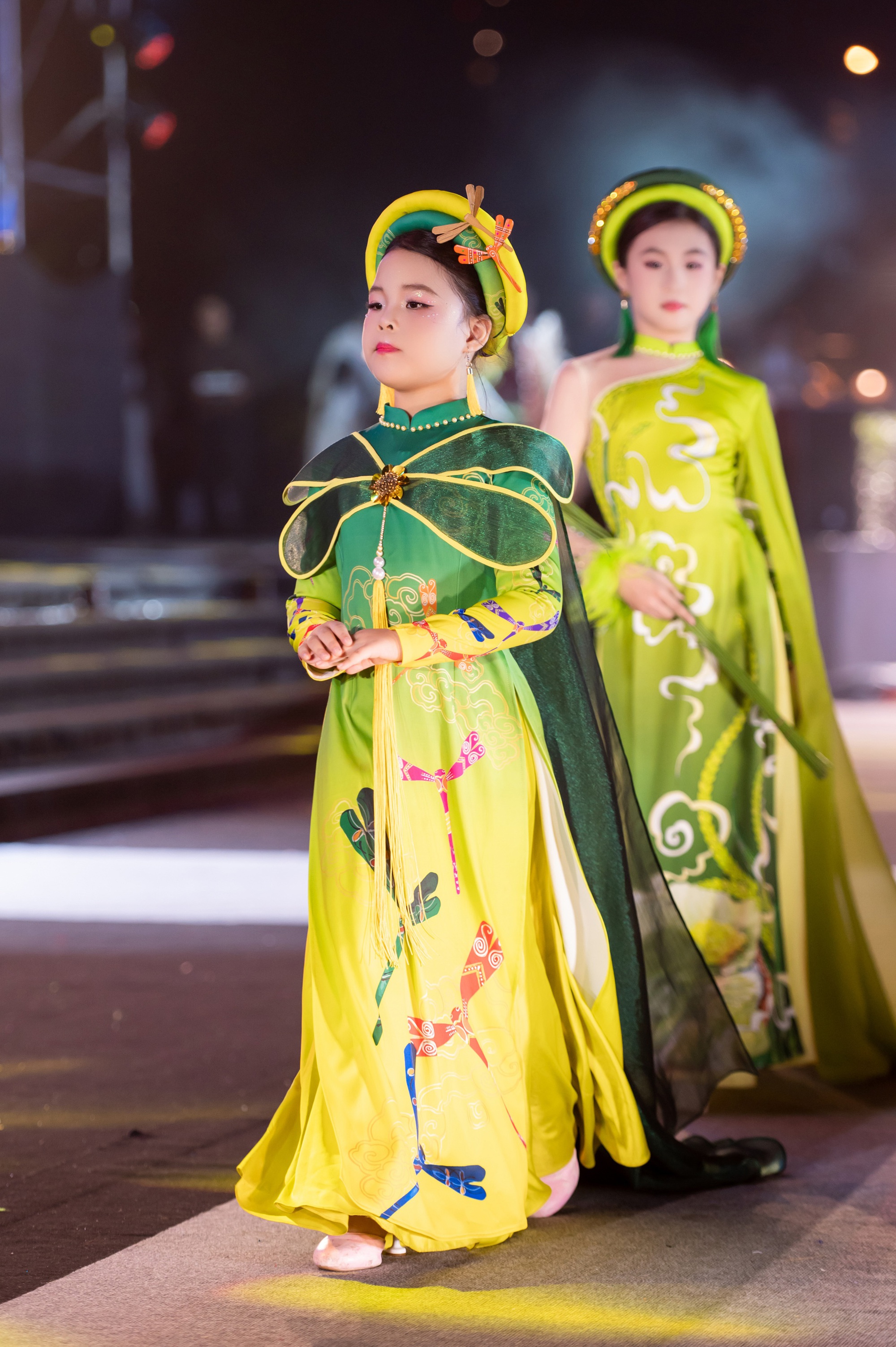 Mẫu nhí Nguyễn Lưu Hoài An tỏa sáng tại Lễ hội Áo dài Hà Nội 2025- Ảnh 6.