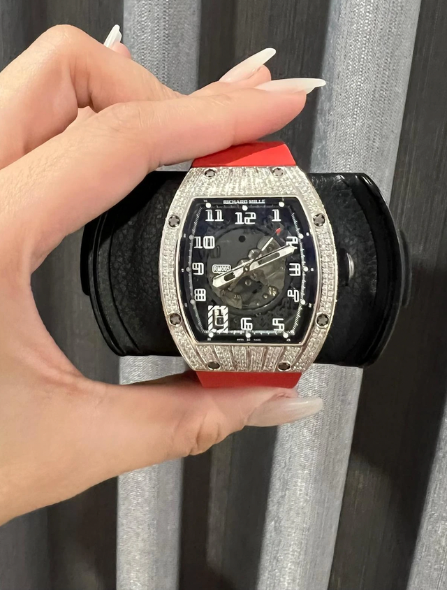 Làm rõ khuất tất về chiếc đồng hồ Richard Mille 1,5 tỷ Đức Phạm lấy lại của Diệp Lâm Anh- Ảnh 1.