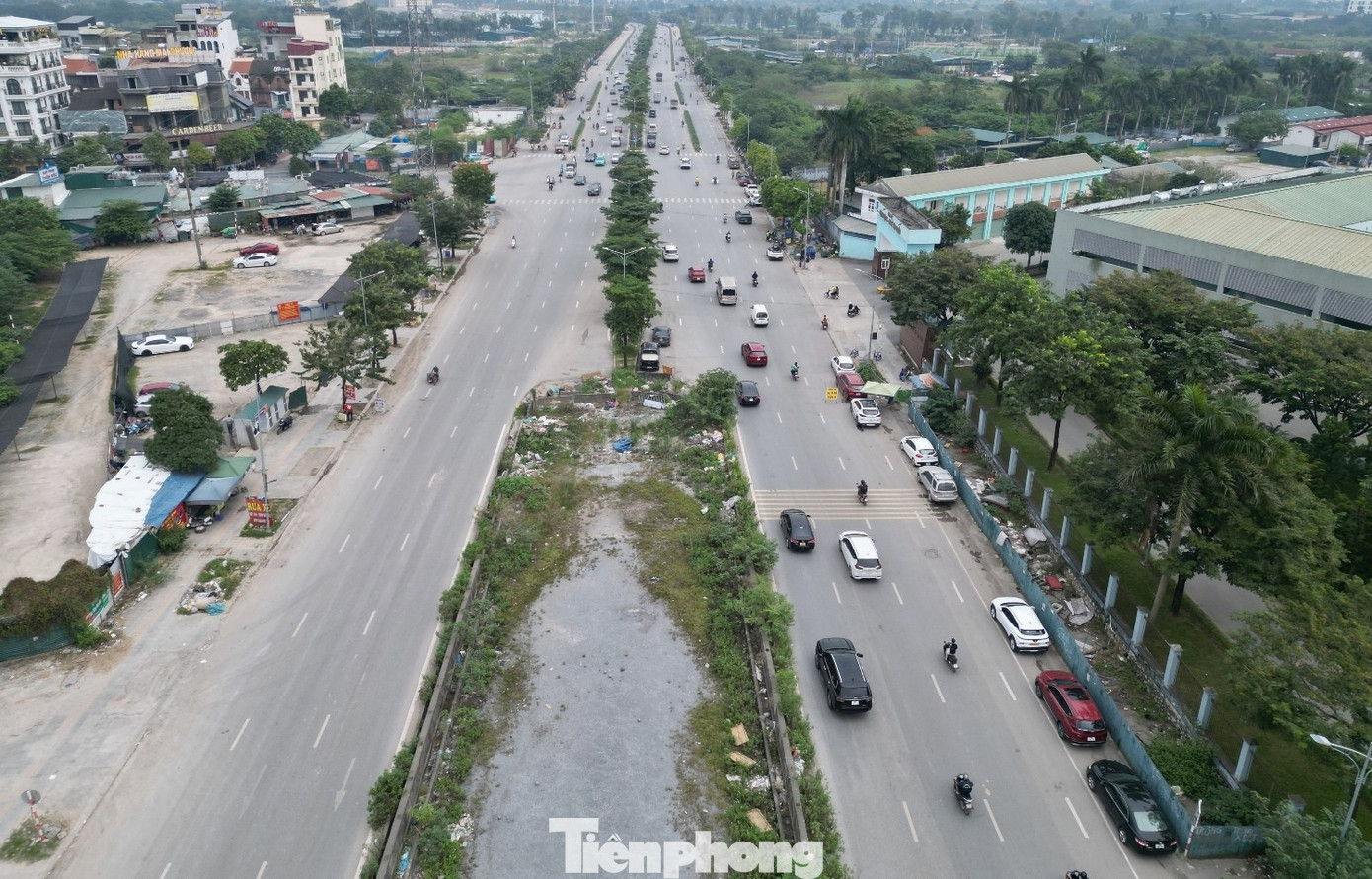 Nút giao ‘dị dạng’ ở Hà Nội lại vỡ tiến độ mặt bằng, giao thông ùn tắc- Ảnh 1.