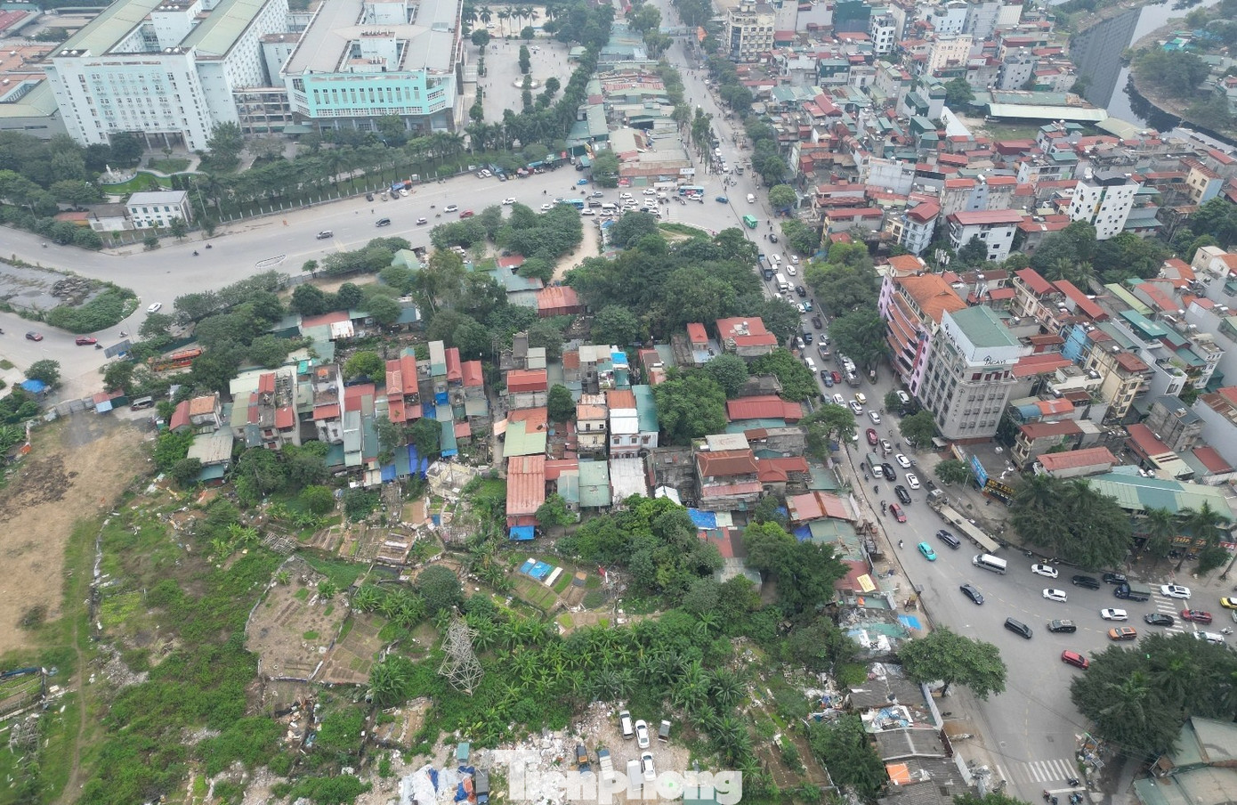 Nút giao ‘dị dạng’ ở Hà Nội lại vỡ tiến độ mặt bằng, giao thông ùn tắc- Ảnh 5.