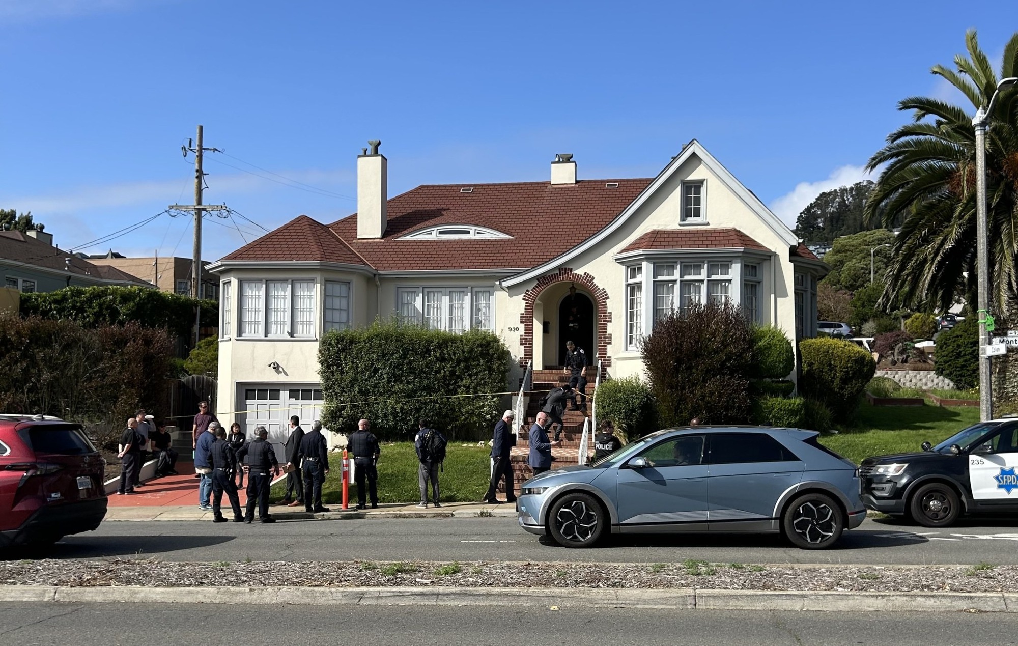 Hé lộ nguyên nhân khiến gia đình 4 người của nữ doanh nhân gốc Việt tử vong ở Mỹ- Ảnh 1. Hé lộ nguyên nhân khiến gia đình 4 người của nữ doanh nhân gốc Việt tử vong ở Mỹ- Ảnh 1.