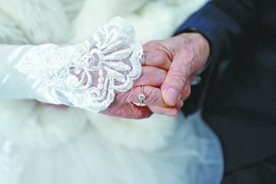 Đám cưới độc nhất vô nhị trong viện dưỡng lão của cụ ông U100 và cụ bà 85 tuổi- Ảnh 5.