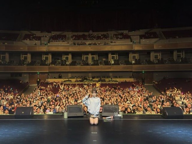 Sự hết thời của 1 ngôi sao: Từng là thành viên hot bậc nhất SNSD, giờ mở fanmeeting mà vé trống hoác- Ảnh 4. Sự hết thời của 1 ngôi sao: Từng là thành viên hot bậc nhất SNSD, giờ mở fanmeeting mà vé trống hoác- Ảnh 4.