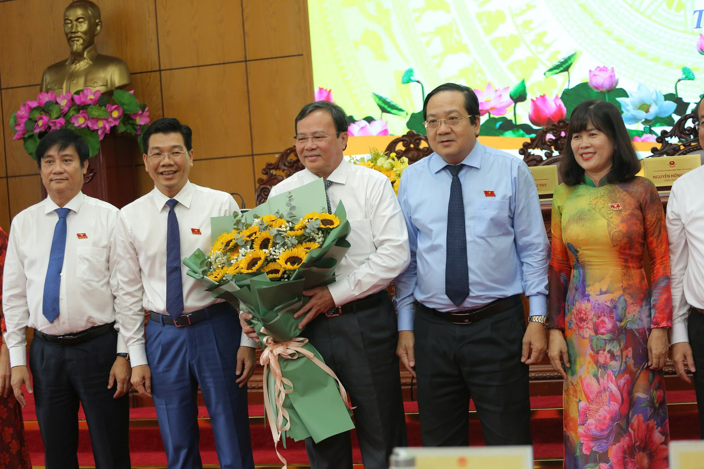 Ông Lê Văn Hẳn được bầu làm Chủ tịch UBND tỉnh Tây Ninh- Ảnh 2.