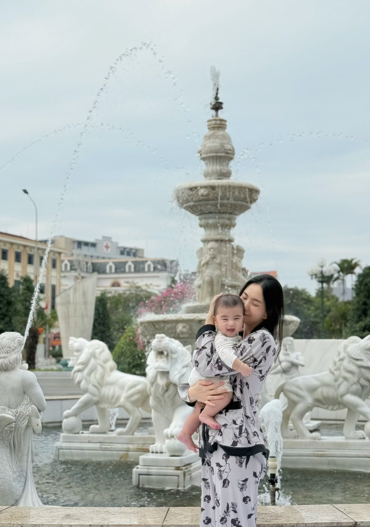 Hành trình nuôi con mát tay của mẹ bỉm Mai Ngọc: Bé Panda cực kỳ 