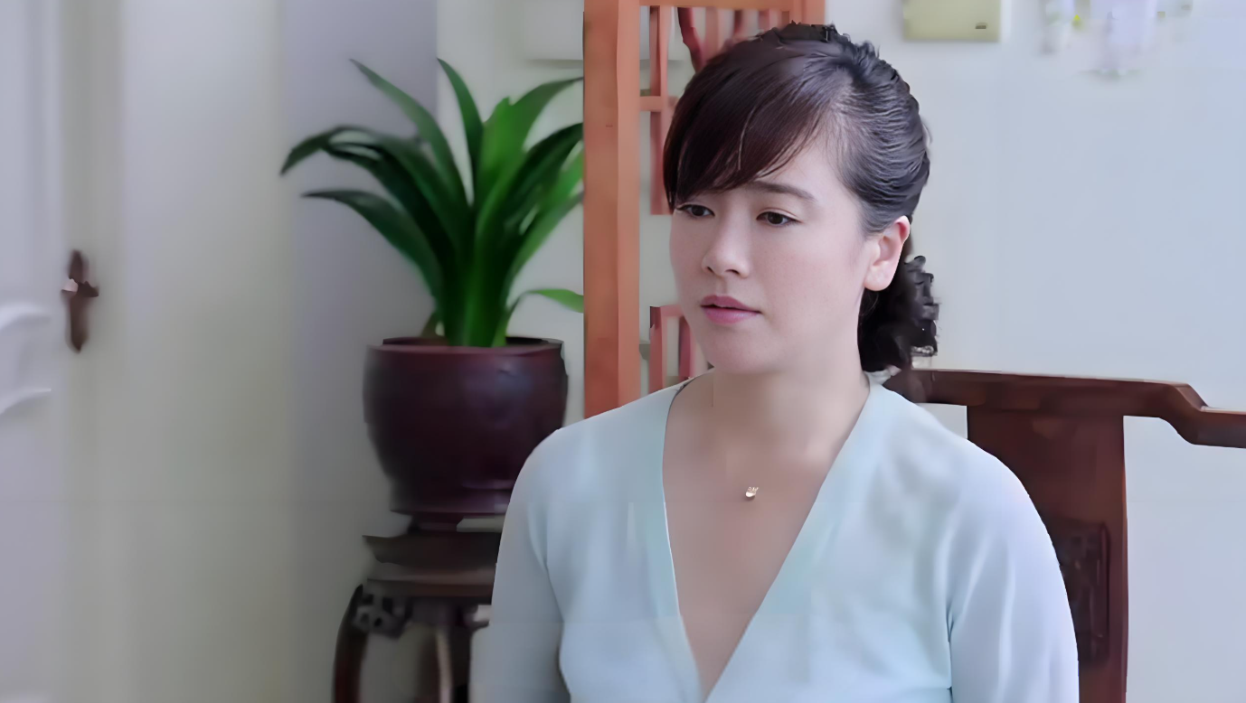 Nghe lén được mẹ chồng xui chồng tôi đi xét nghiệm ADN đứa con thứ 2 mà tôi như sét đánh ngang tai- Ảnh 1.