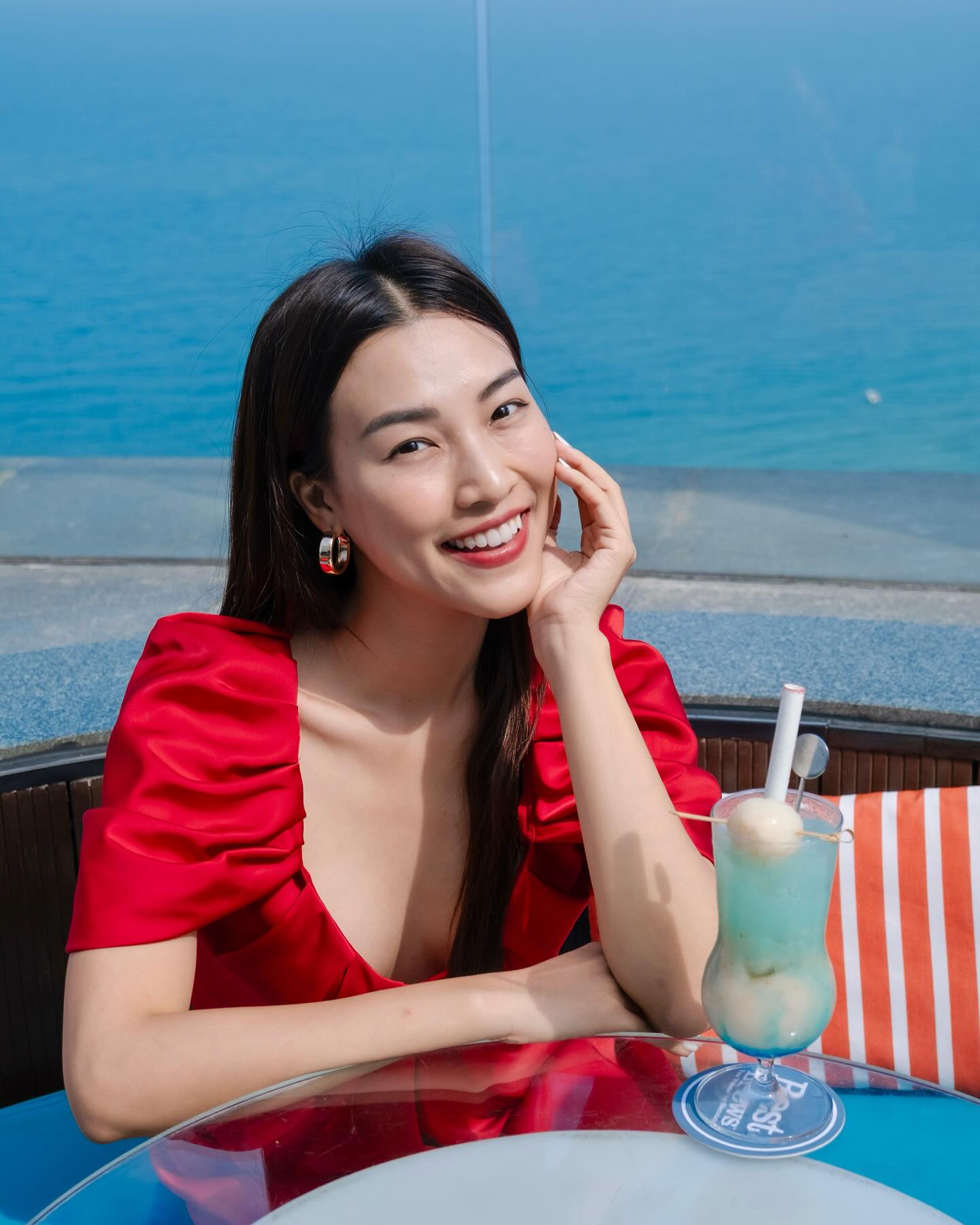 Thái độ của MC Hoàng Oanh sau khi chồng cũ cầu hôn bạn gái mới- Ảnh 7. Thái độ của MC Hoàng Oanh sau khi chồng cũ cầu hôn bạn gái mới- Ảnh 7.