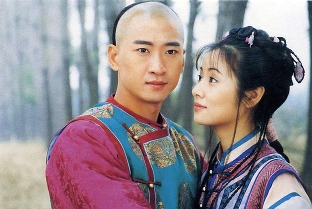 Thảm cảnh của mỹ nam Ho&agrave;n Ch&acirc;u C&aacute;ch C&aacute;ch: 20 người th&acirc;n lần lượt qua đời, giữ tro cốt cha mẹ trong nh&agrave; cho bớt c&ocirc; đơn- Ảnh 1.