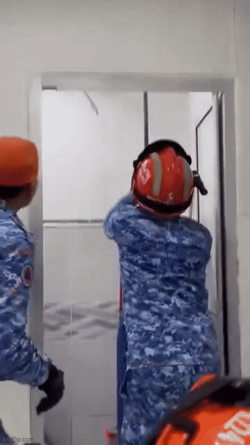 Bé gái đi học về nói phòng tắm có "mảnh vải hoa", mẹ về nhà kiểm tra thì giật mình, lập tức gọi cứu hộ- Ảnh 1. Bé gái đi học về nói phòng tắm có "mảnh vải hoa", mẹ về nhà kiểm tra thì giật mình, lập tức gọi cứu hộ- Ảnh 1.