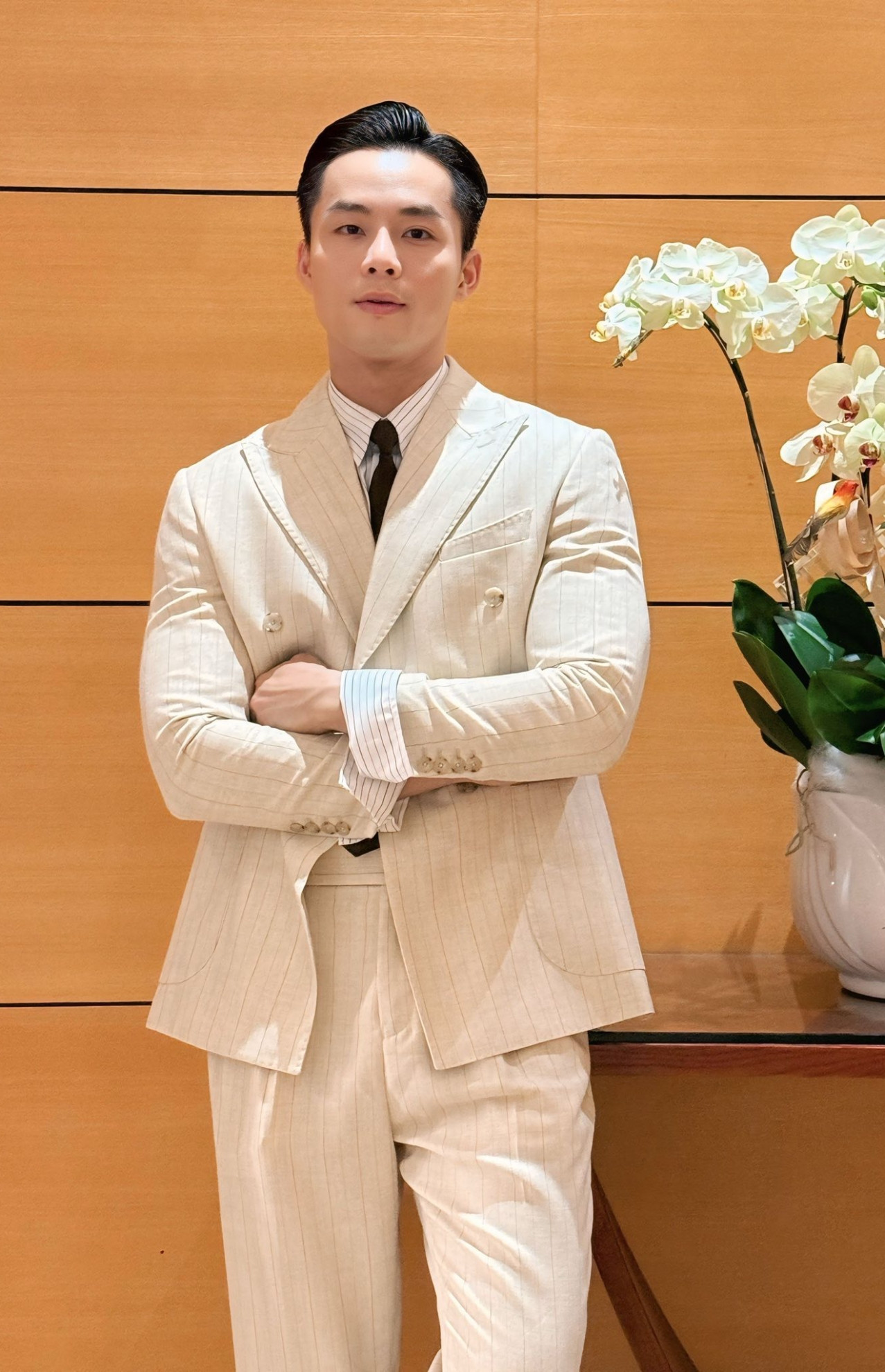 Cựu tiếp viên hàng không đoạt á vương 4 Manhunt International 2025: “Cát xê của tôi là 2.000 đô”- Ảnh 1. Cựu tiếp viên hàng không đoạt á vương 4 Manhunt International 2025: “Cát xê của tôi là 2.000 đô”- Ảnh 1.