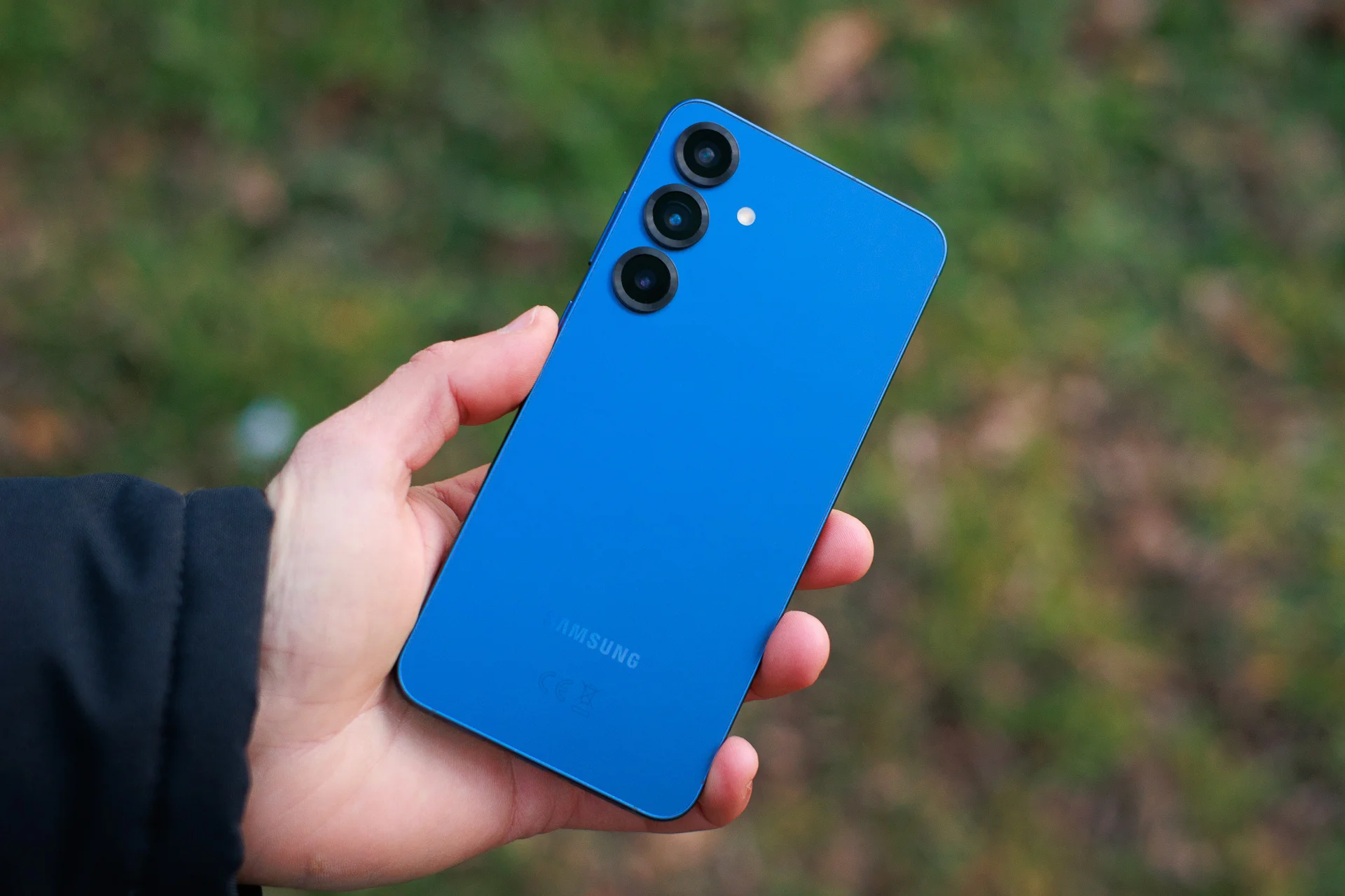 Điện thoại này đúng là “con ghẻ” của Samsung: Nếu chịu thay đổi 1 thứ, nó sẽ còn bán chạy hơn cả S25 Ultra- Ảnh 3. Điện thoại này đúng là “con ghẻ” của Samsung: Nếu chịu thay đổi 1 thứ, nó sẽ còn bán chạy hơn cả S25 Ultra- Ảnh 3.