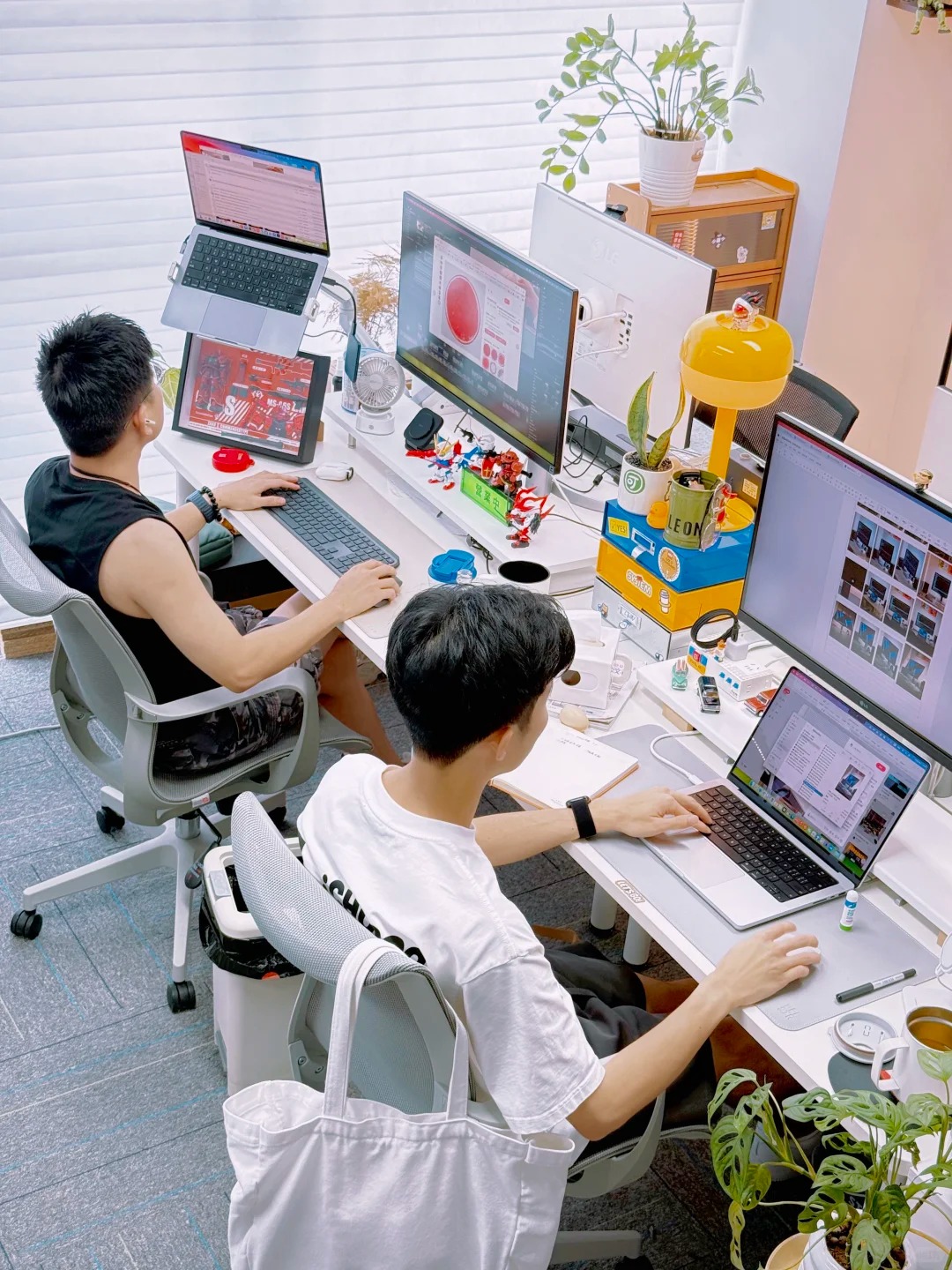 Đi làm gặp 3 kiểu đồng nghiệp này, tôi khuyên thật, bạn nên "xách dép" chạy 8 hướng kẻo sự nghiệp tiêu tan!- Ảnh 2.