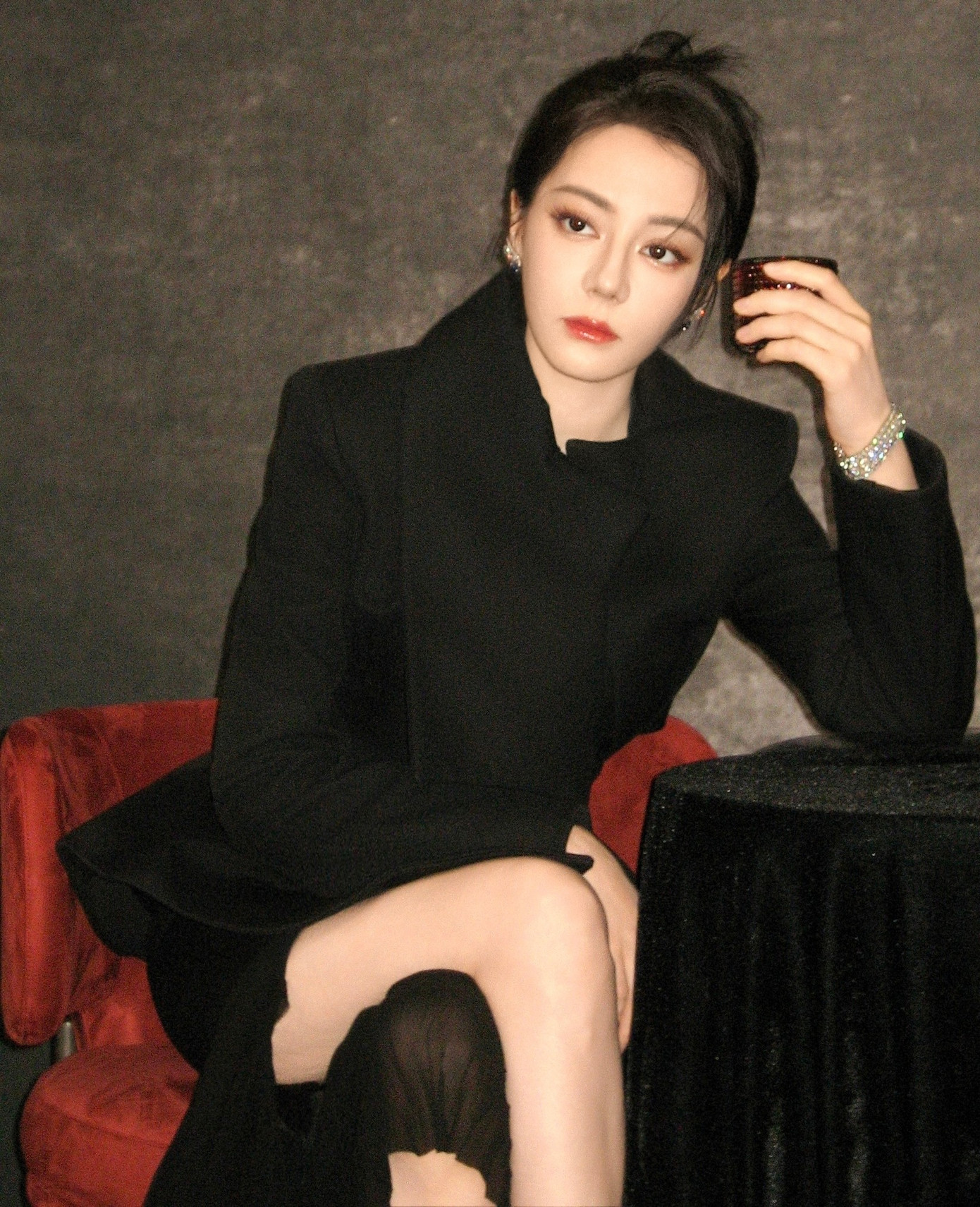 Địch Lệ Nhiệt Ba khiến Dương Tử xấu hổ- Ảnh 5.