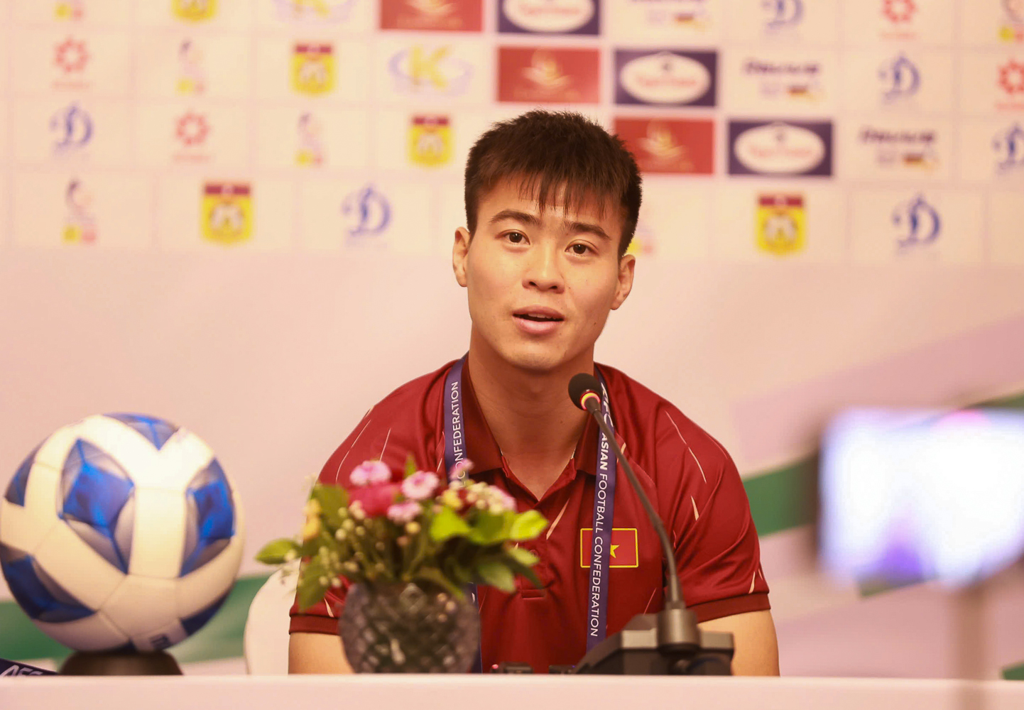 HLV Kim Sang-sik h&eacute; lộ t&igrave;nh trạng của Xu&acirc;n Son, đặt KPI cho ng&agrave;y tr&ograve; cưng t&aacute;i xuất tuyển Việt Nam- Ảnh 4.