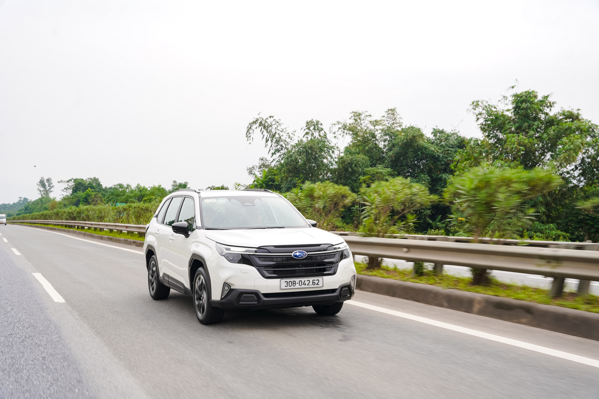 Lái Subaru Forester hết Sapa: ‘Lái hay, không đắt nhưng xin đừng cực đoan nữa…’- Ảnh 2. Lái Subaru Forester hết Sapa: ‘Lái hay, không đắt nhưng xin đừng cực đoan nữa…’- Ảnh 2.