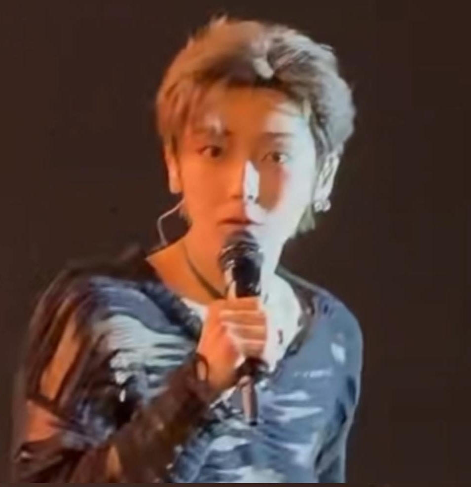 Mỹ nam cổ trang đẹp nhất cúi đầu hoảng loạn vì 1 câu nói của fan- Ảnh 1. Mỹ nam cổ trang đẹp nhất cúi đầu hoảng loạn vì 1 câu nói của fan- Ảnh 1.