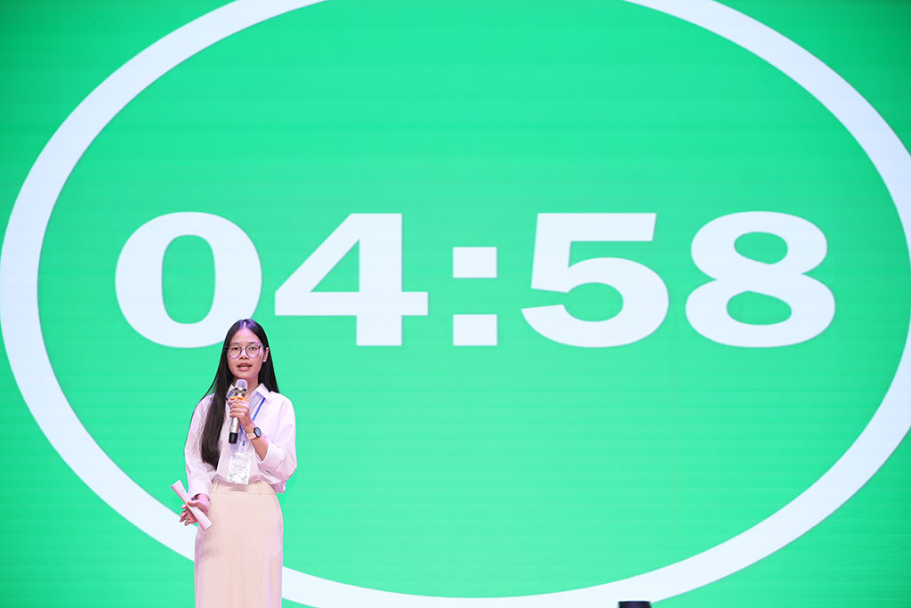 Sinh viên Phenikaa ví xe xăng như "Nokia 1280 thời chưa chịu nâng cấp": Sân chơi Green Voices nóng hơn dự đoán- Ảnh 4. Sinh viên Phenikaa ví xe xăng như "Nokia 1280 thời chưa chịu nâng cấp": Sân chơi Green Voices nóng hơn dự đoán- Ảnh 4.