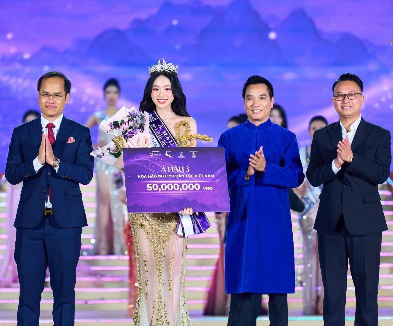 Nhan sắc người đẹp Thanh Hóa vừa đăng quang Á hậu 3 Hoa hậu Du lịch Dân tộc Việt Nam- Ảnh 4.