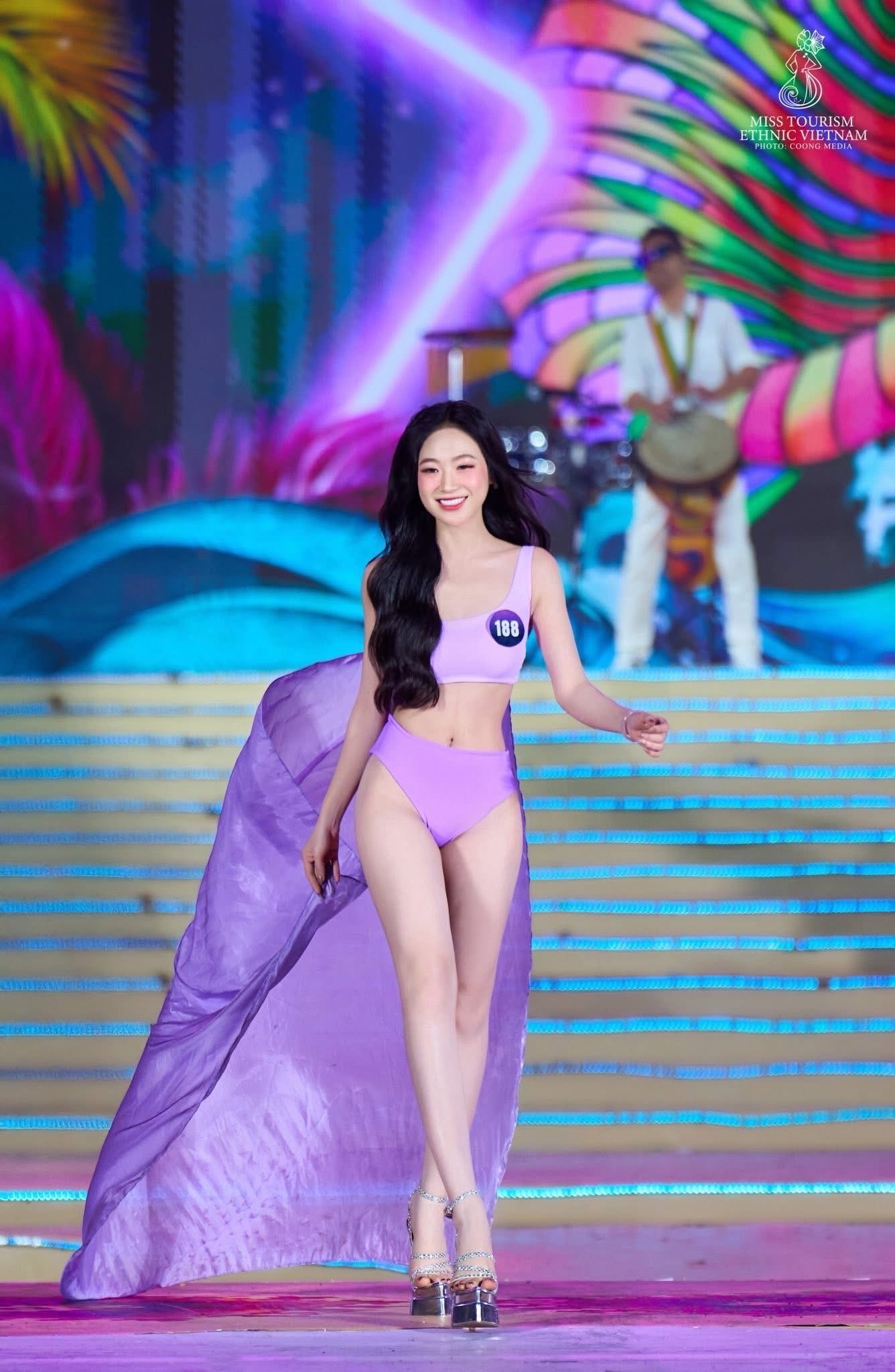 Nhan sắc người đẹp Thanh Hóa vừa đăng quang Á hậu 3 Hoa hậu Du lịch Dân tộc Việt Nam- Ảnh 7.