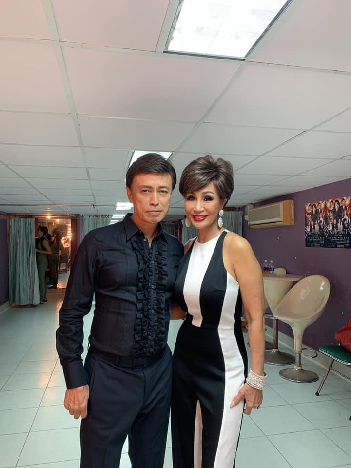 Nữ ca sĩ 1 lần đò, lấy chồng 2 kém 13 tuổi vì dính bầu: Hôn nhân viên mãn, gia đình toàn ngôi sao ca nhạc- Ảnh 2. Nữ ca sĩ 1 lần đò, lấy chồng 2 kém 13 tuổi vì dính bầu: Hôn nhân viên mãn, gia đình toàn ngôi sao ca nhạc- Ảnh 2.