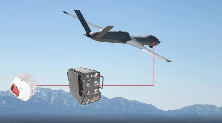 Lần đầu phi công F-22 điều khiển drone ngay trong buồng lái- Ảnh 2.