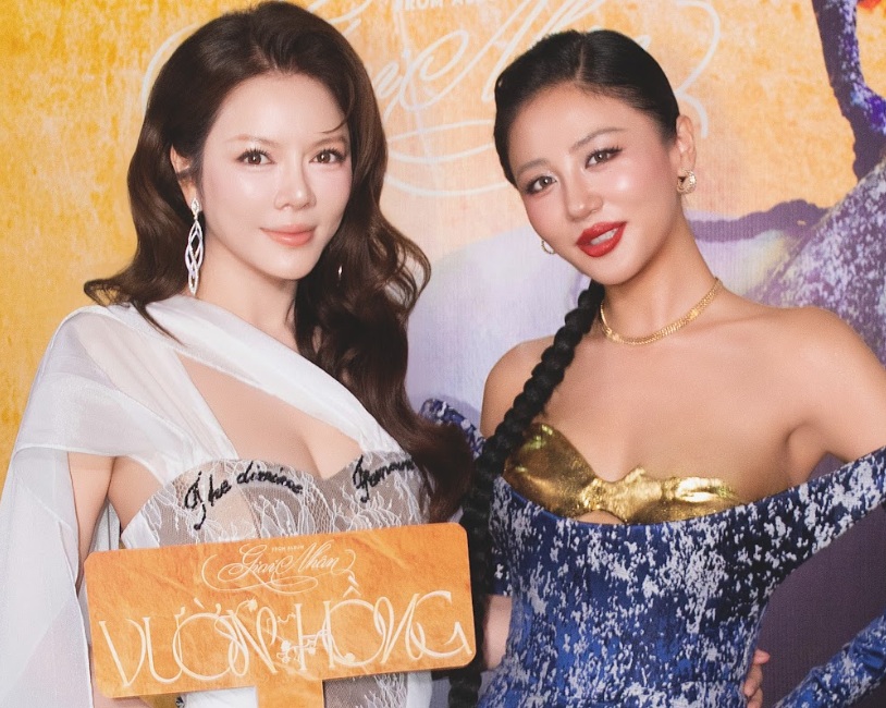 Lý Nhã Kỳ cởi nhẫn kim cương tiền tỷ ngay tại sự kiện để làm một việc- Ảnh 1.