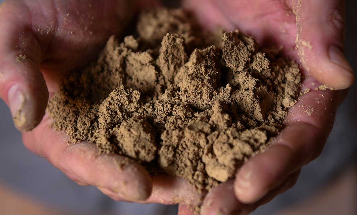 Đất hiếm là gì mà cùng là đất dưới chân, có những "cục đất" đáng giá tới cả tỷ đồng?- Ảnh 2.