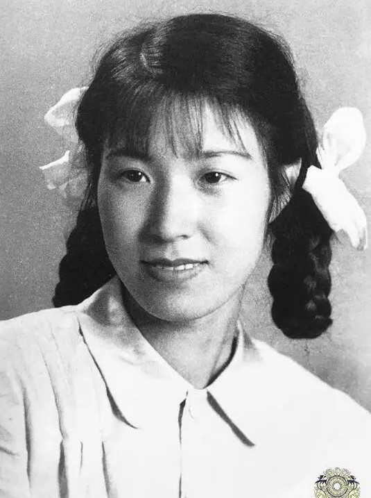 Loạt ảnh hiếm gia đình Phổ Nghi: Mẹ ruột chỉ còn vài khoảnh khắc, người ông nhớ suốt đời lại gây bất ngờ- Ảnh 9. Loạt ảnh hiếm gia đình Phổ Nghi: Mẹ ruột chỉ còn vài khoảnh khắc, người ông nhớ suốt đời lại gây bất ngờ- Ảnh 9.