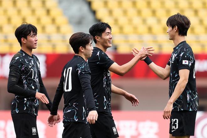 Chơi kiên cường trước Hàn Quốc, tuyển Việt Nam vẫn lỡ cơ hội vô địch theo kịch bản đáng tiếc- Ảnh 2.