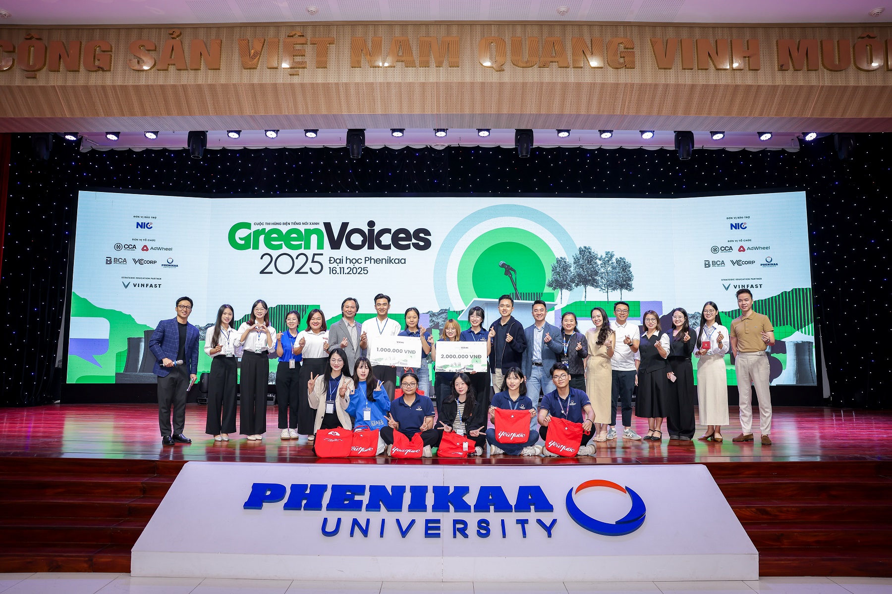 Sinh viên Phenikaa đã đang sử dụng xe điện, "hiến kế" để phủ xanh giao thông Việt Nam- Ảnh 1. Sinh viên Phenikaa đã đang sử dụng xe điện, "hiến kế" để phủ xanh giao thông Việt Nam- Ảnh 1.