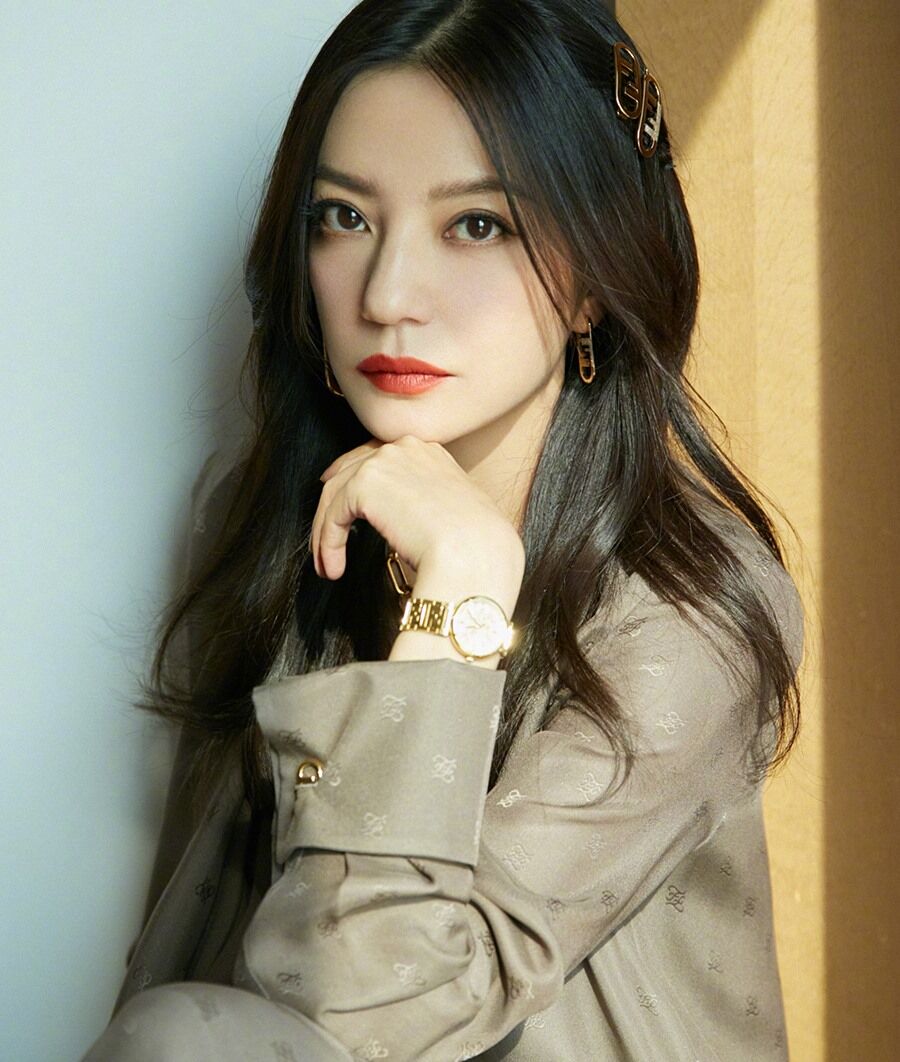 Sự thật “tâm sinh tướng” của Triệu Vy- Ảnh 6. Sự thật “tâm sinh tướng” của Triệu Vy- Ảnh 6.