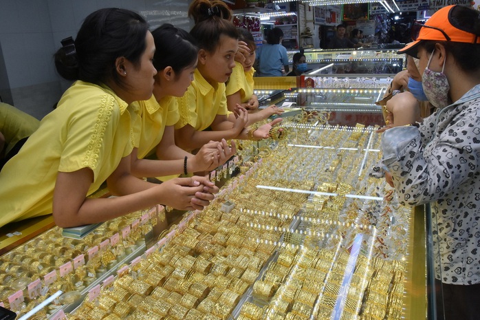 Giá vàng hôm nay 18-11: Rơi thẳng đứng chỉ trong vài giờ - Ảnh 1. Giá vàng hôm nay 18-11: Rơi thẳng đứng chỉ trong vài giờ - Ảnh 1.