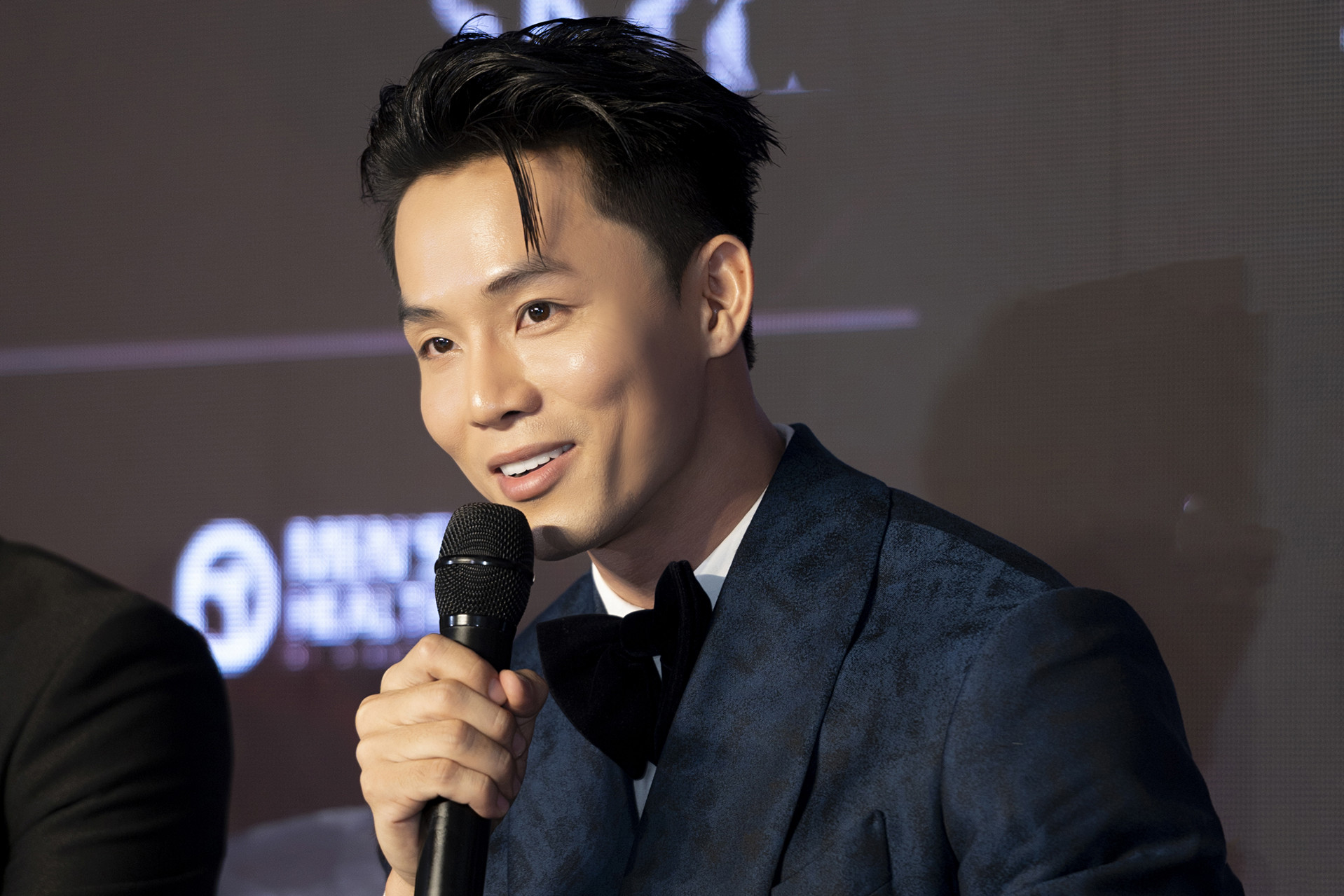 Cựu tiếp viên hàng không đoạt á vương 4 Manhunt International 2025: “Cát xê của tôi là 2.000 đô”- Ảnh 2. Cựu tiếp viên hàng không đoạt á vương 4 Manhunt International 2025: “Cát xê của tôi là 2.000 đô”- Ảnh 2.