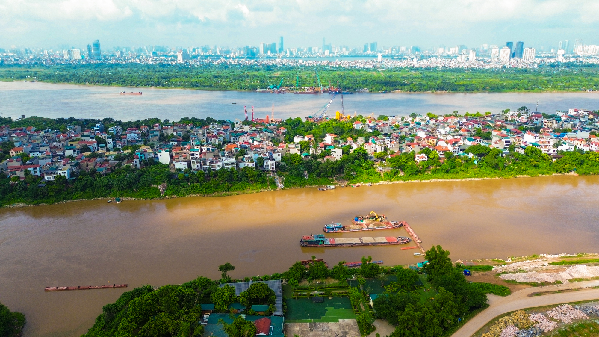 Tàu điện, hàng không và những pha ‘chơi lớn’ của Vingroup, Sun Group để kết nối dự án tỷ USD- Ảnh 4. Tàu điện, hàng không và những pha ‘chơi lớn’ của Vingroup, Sun Group để kết nối dự án tỷ USD- Ảnh 4.