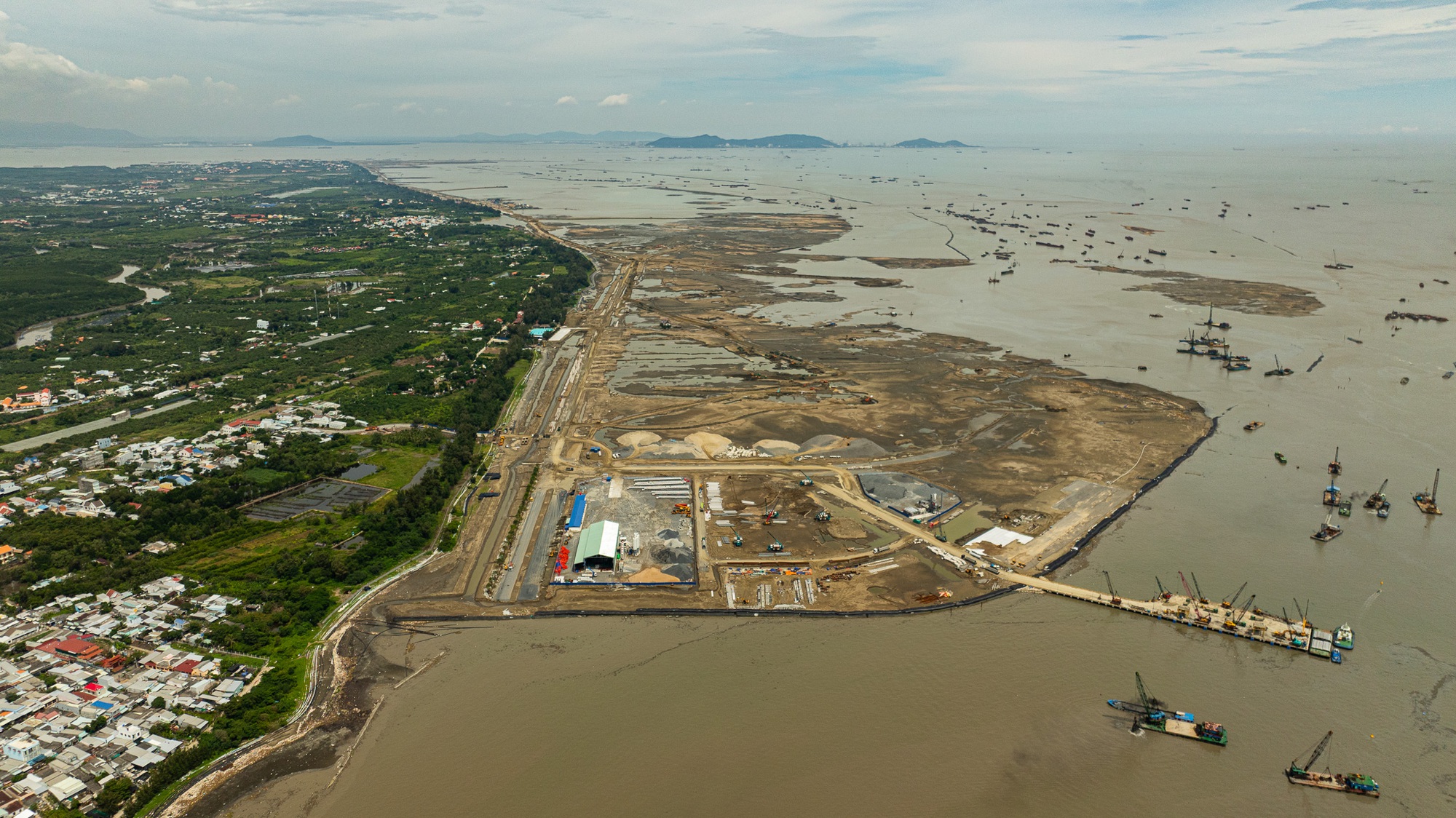 ‘Cú tất tay’ gần 50 tỷ USD với loạt khu đô thị lớn như thành phố của Vingroup- Ảnh 4. ‘Cú tất tay’ gần 50 tỷ USD với loạt khu đô thị lớn như thành phố của Vingroup- Ảnh 4.