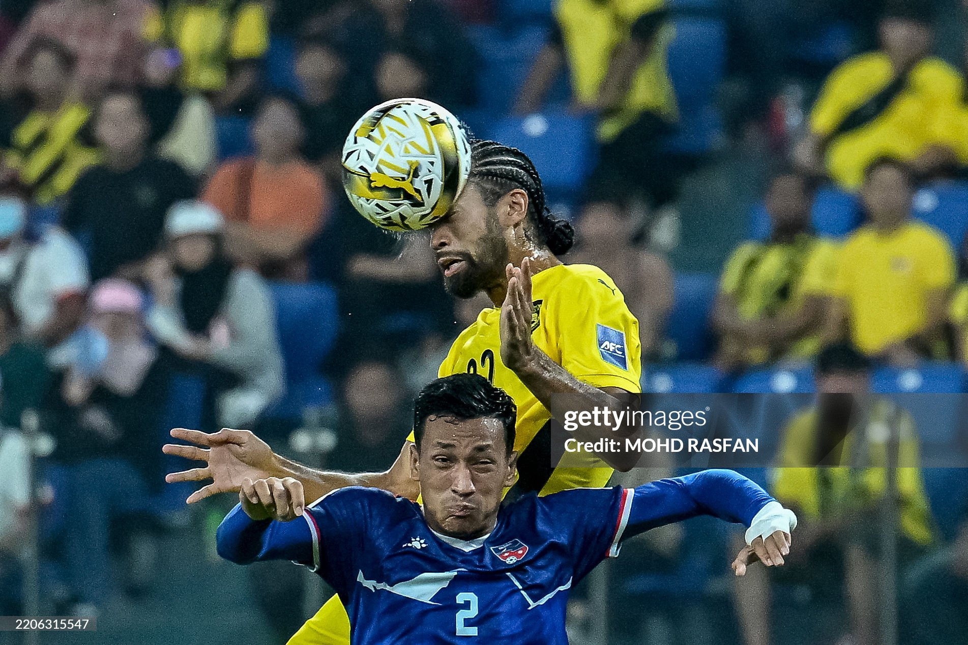 HLV tuyển Malaysia "cạn lời", đánh trống lảng khi bị hỏi về 7 cầu thủ nhập lậu- Ảnh 1.