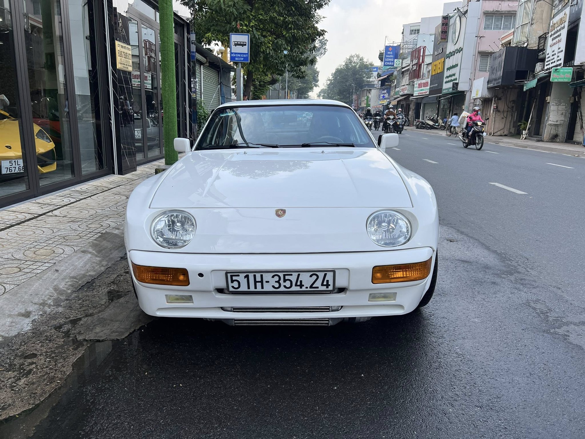 Porsche 944 thứ hai của ông Đặng Lê Nguyên Vũ xuống phố: Có chi tiết hiếm thấy, diện mạo lạ khác hẳn nguyên bản- Ảnh 3. Porsche 944 thứ hai của ông Đặng Lê Nguyên Vũ xuống phố: Có chi tiết hiếm thấy, diện mạo lạ khác hẳn nguyên bản- Ảnh 3.