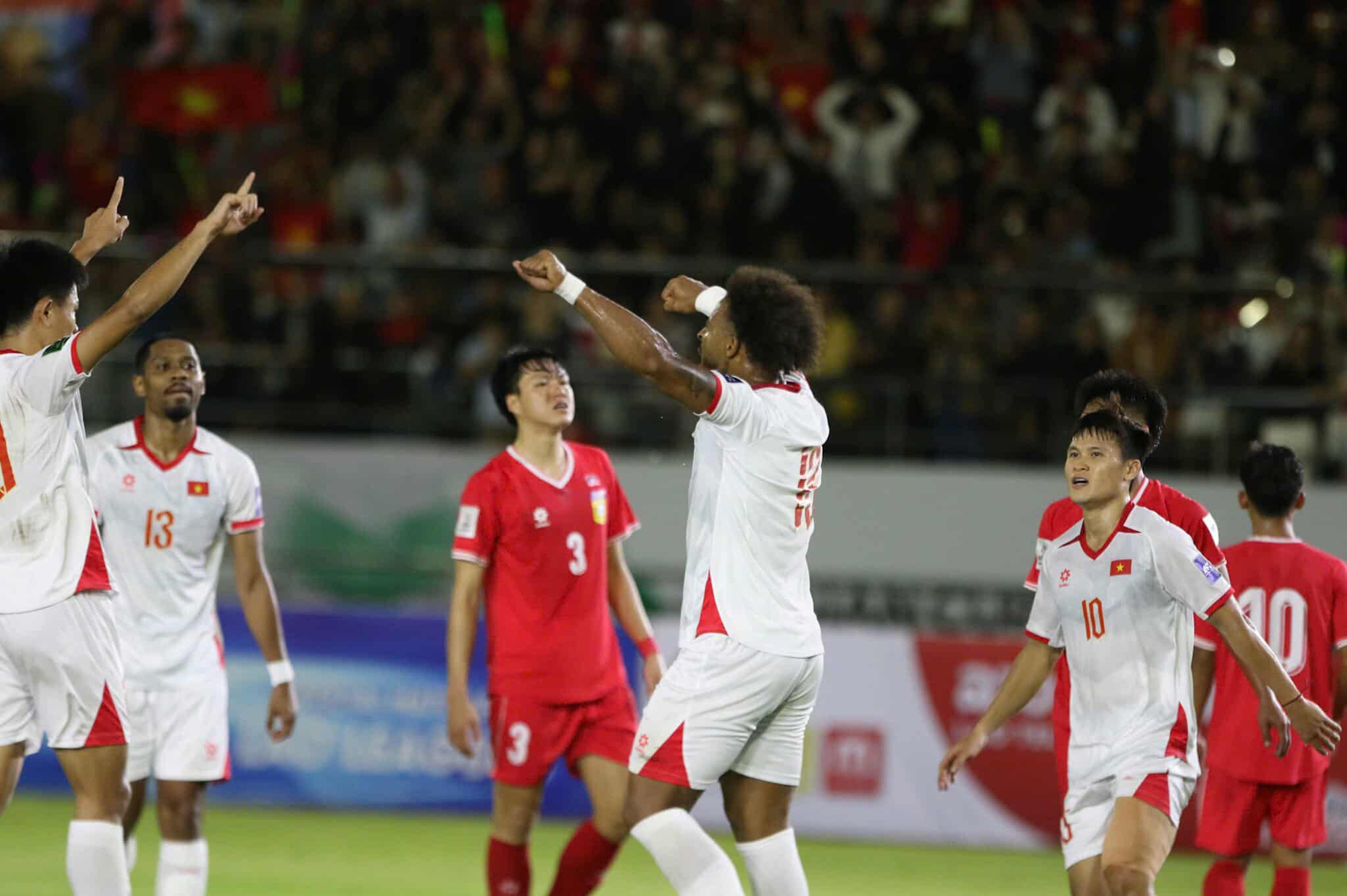 Xuân Son ghi bàn, Tuấn Hải tạo siêu phẩm, tuyển Việt Nam vẫn ngập tràn âu lo sau chiến thắng- Ảnh 4.