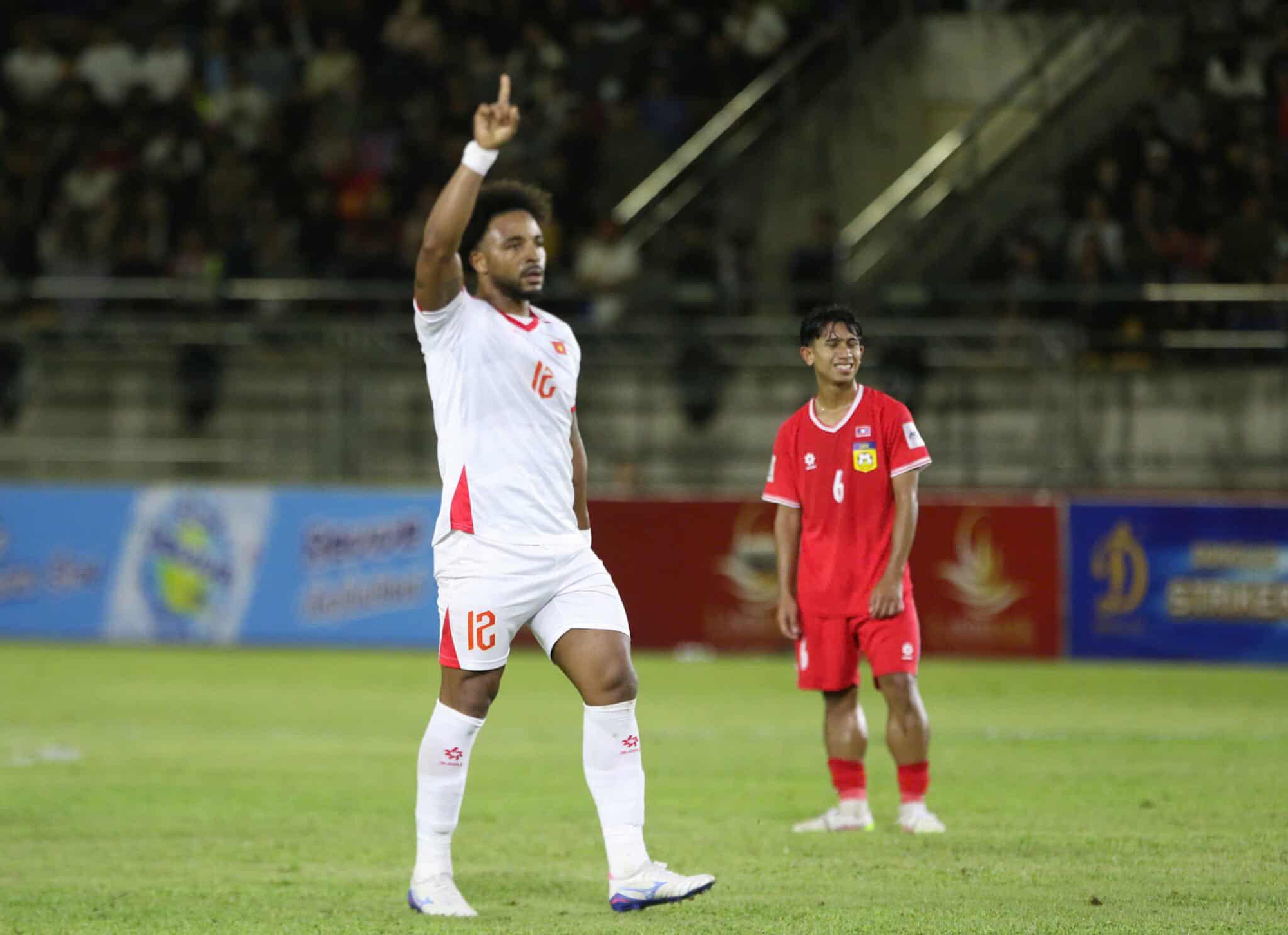 Xuân Son vui hết nấc, tiết lộ được hưởng ưu ái đặc biệt trong ngày trở lại tuyển Việt Nam- Ảnh 1. Xuân Son vui hết nấc, tiết lộ được hưởng ưu ái đặc biệt trong ngày trở lại tuyển Việt Nam- Ảnh 1.