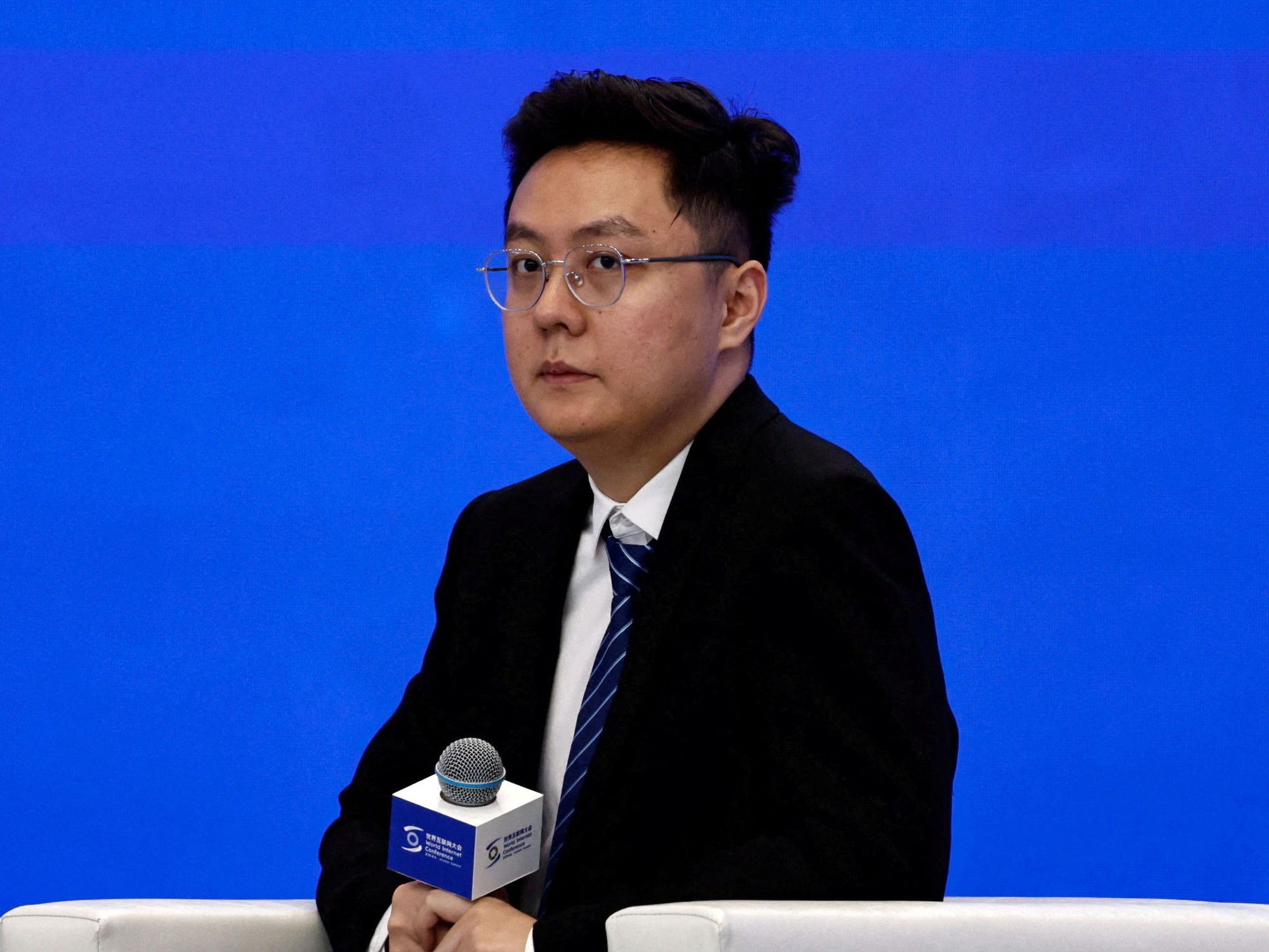 Nhà nghiên cứu DeepSeek cảnh báo: AI sẽ xóa sổ hầu hết việc làm trong 10 năm tới- Ảnh 1. Nhà nghiên cứu DeepSeek cảnh báo: AI sẽ xóa sổ hầu hết việc làm trong 10 năm tới- Ảnh 1.