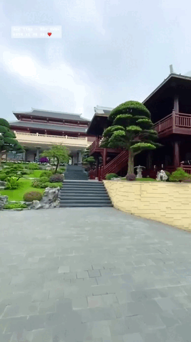 Cận cảnh siêu biệt phủ của trưởng thôn trẻ giàu nhất Việt Nam- Ảnh 6. Cận cảnh siêu biệt phủ của trưởng thôn trẻ giàu nhất Việt Nam- Ảnh 6.