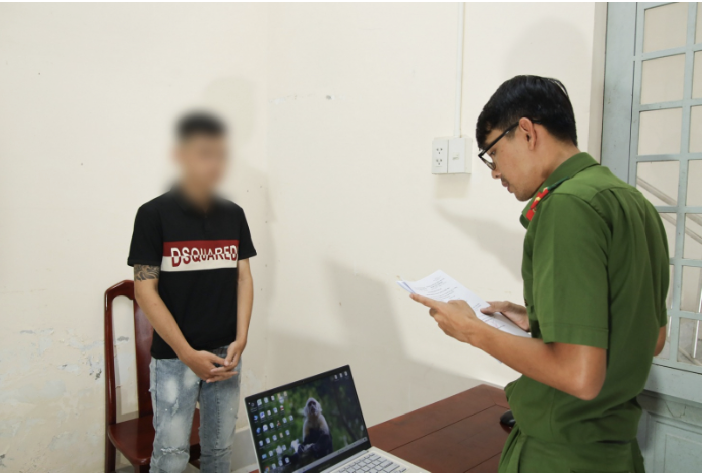 Cần Thơ: Nhờ xóa ảnh nhạy cảm với người yêu cũ, cô gái làm nhiều thanh thiếu niên bị bắt- Ảnh 1.