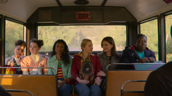 Xem phim Sex Education xong, mấy hôm sau tôi nhận được 1 tin nhắn từ cô giáo của con: Đọc đến đâu, phổng mũi tự hào đến đấy!- Ảnh 1. Xem phim Sex Education xong, mấy hôm sau tôi nhận được 1 tin nhắn từ cô giáo của con: Đọc đến đâu, phổng mũi tự hào đến đấy!- Ảnh 1.