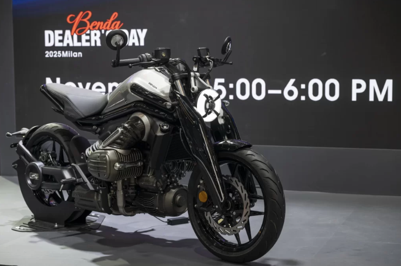 Mẫu xe m&aacute;y được mệnh danh l&agrave; 'qu&aacute;i vật lai' 250cc: Benda P51 th&aacute;ch thức giới hạn 60 m&atilde; lực- Ảnh 2.