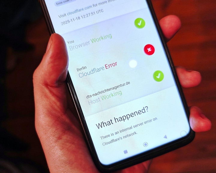 Cloudflare nói gì về sự cố khiến một phần Internet toàn cầu đóng băng? - Ảnh 1.