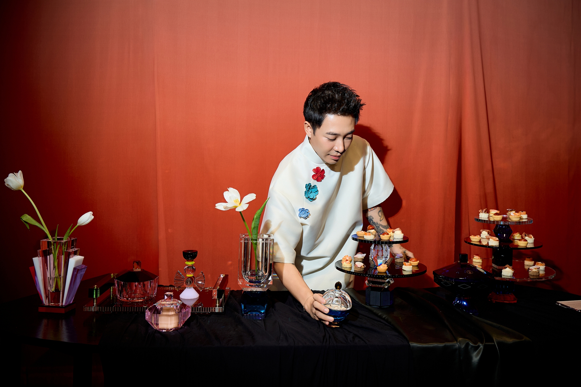 Hoàng Ku làm cố vấn sáng tạo triển lãm "Sắc"- Ảnh 3. Hoàng Ku làm cố vấn sáng tạo triển lãm "Sắc"- Ảnh 3.