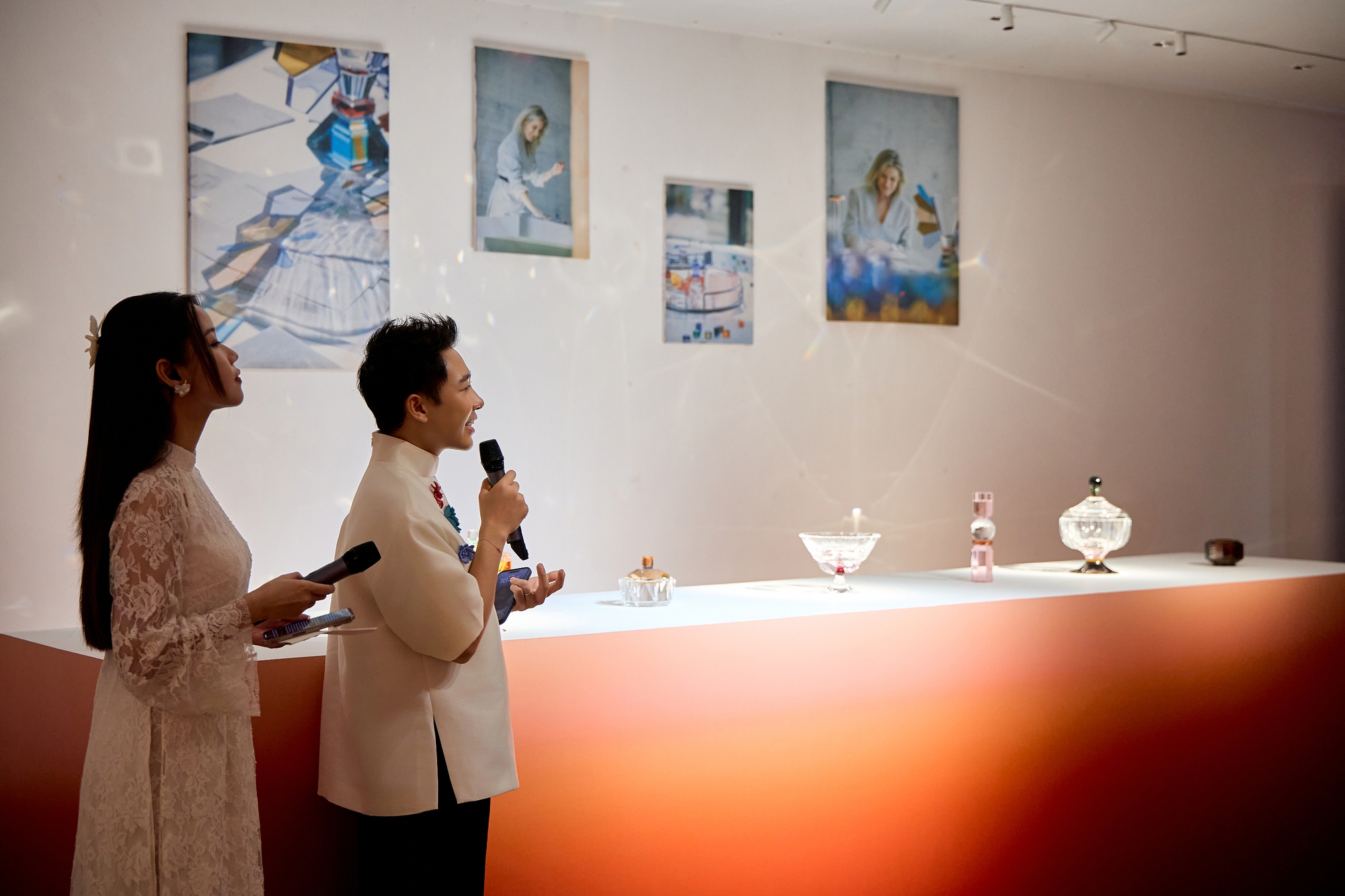 Hoàng Ku làm cố vấn sáng tạo triển lãm "Sắc"- Ảnh 2. Hoàng Ku làm cố vấn sáng tạo triển lãm "Sắc"- Ảnh 2.