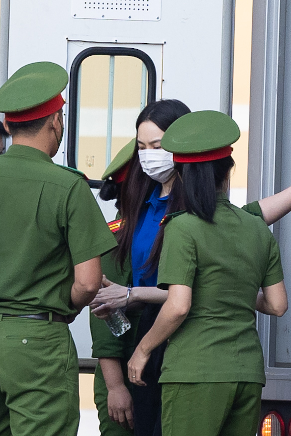 X&eacute;t xử vụ kẹo Kera: L&yacute; do Th&ugrave;y Ti&ecirc;n được hưởng 30% lợi nhuận sau phi&ecirc;n livestream "khủng"- Ảnh 14.